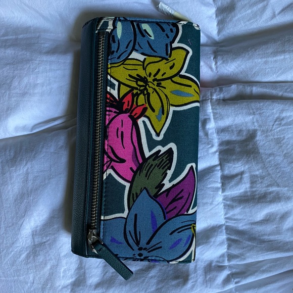 Vera Bradley wallet - Picture 2 of 3